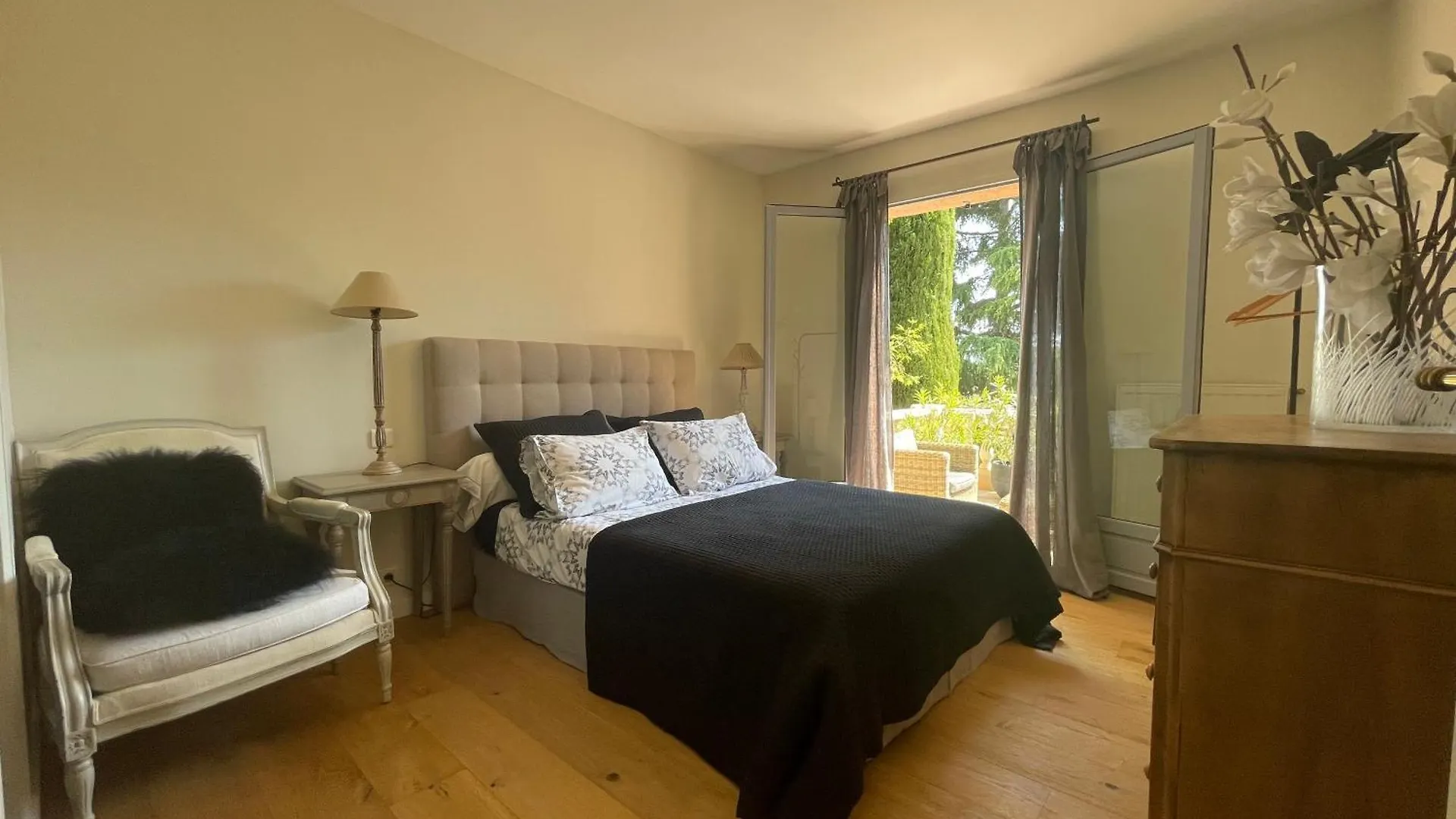 ヴァロリス Carolienne Bed & Breakfast